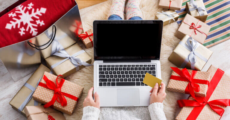 AI and Holiday Shopping: 6 Ways Online Shoppers Will Encounter AI This Cyber Monday